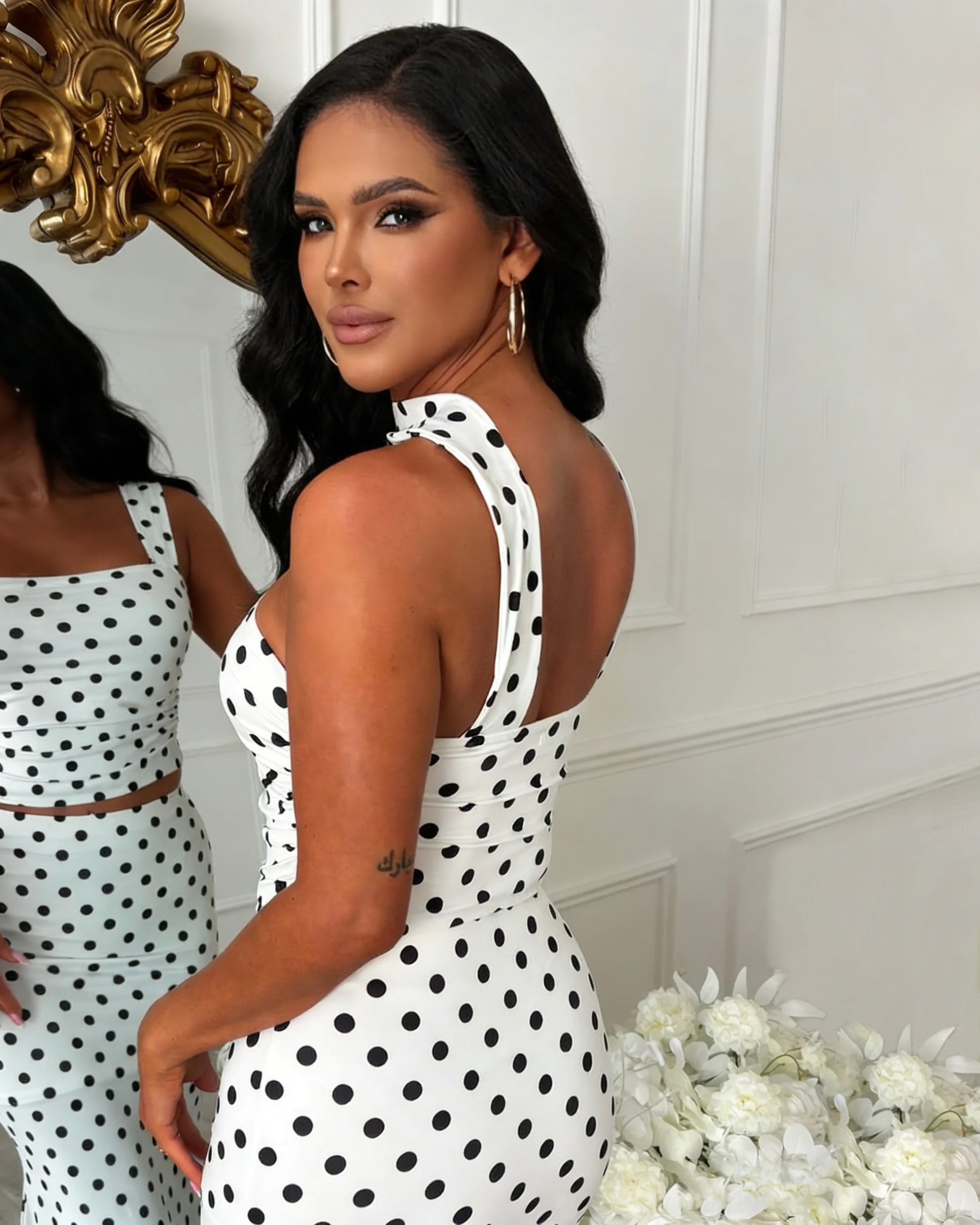 Conjunto de Vestido Ajustado con Lunares