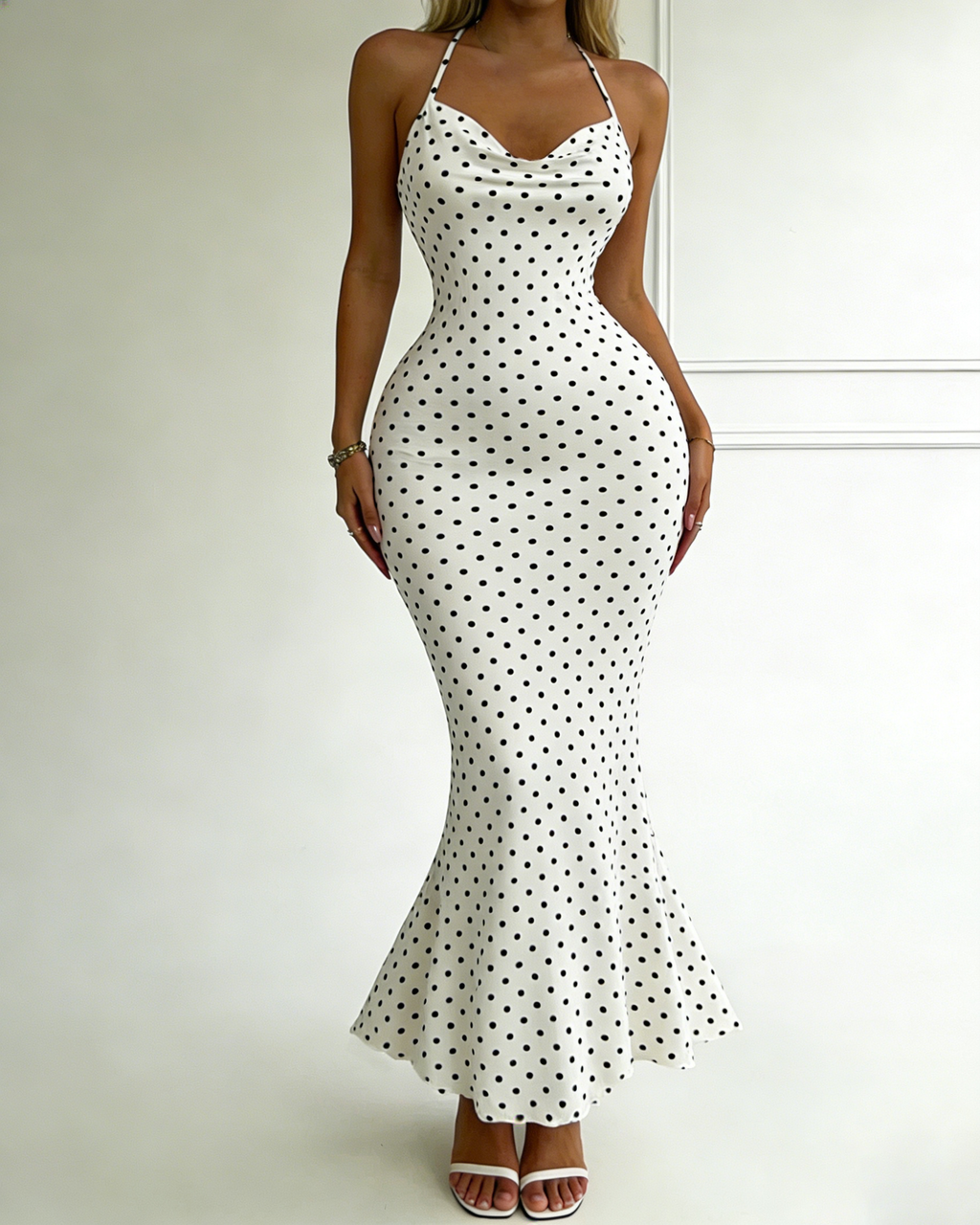 Vestido Ajustado Femenino Elegante y Sexy con Tirantes Finos y Estampado de Lunares