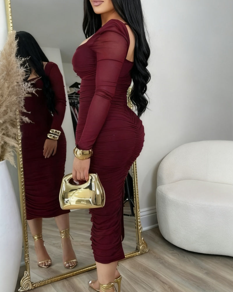 Vestido Midi Ajustado con Mangas de Malla con Recortes y Fruncidos Glamuroso
