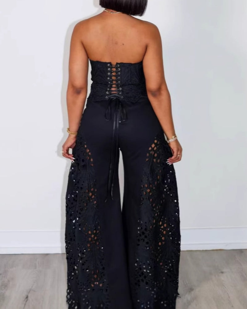 Conjunto de Top Elegante Sin Tirantes con Ojalillos Florales y Pantalones de Pierna Ancha