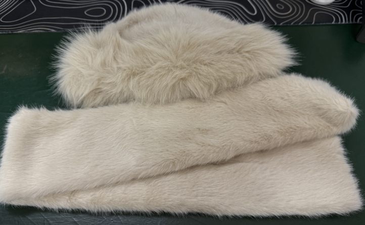 🔥 Sombrero Bucket de Peluche Cálido para Invierno ❄️ con Bufanda a Juego 🧣✨ ¡Perfecto para los días fríos! 🧸