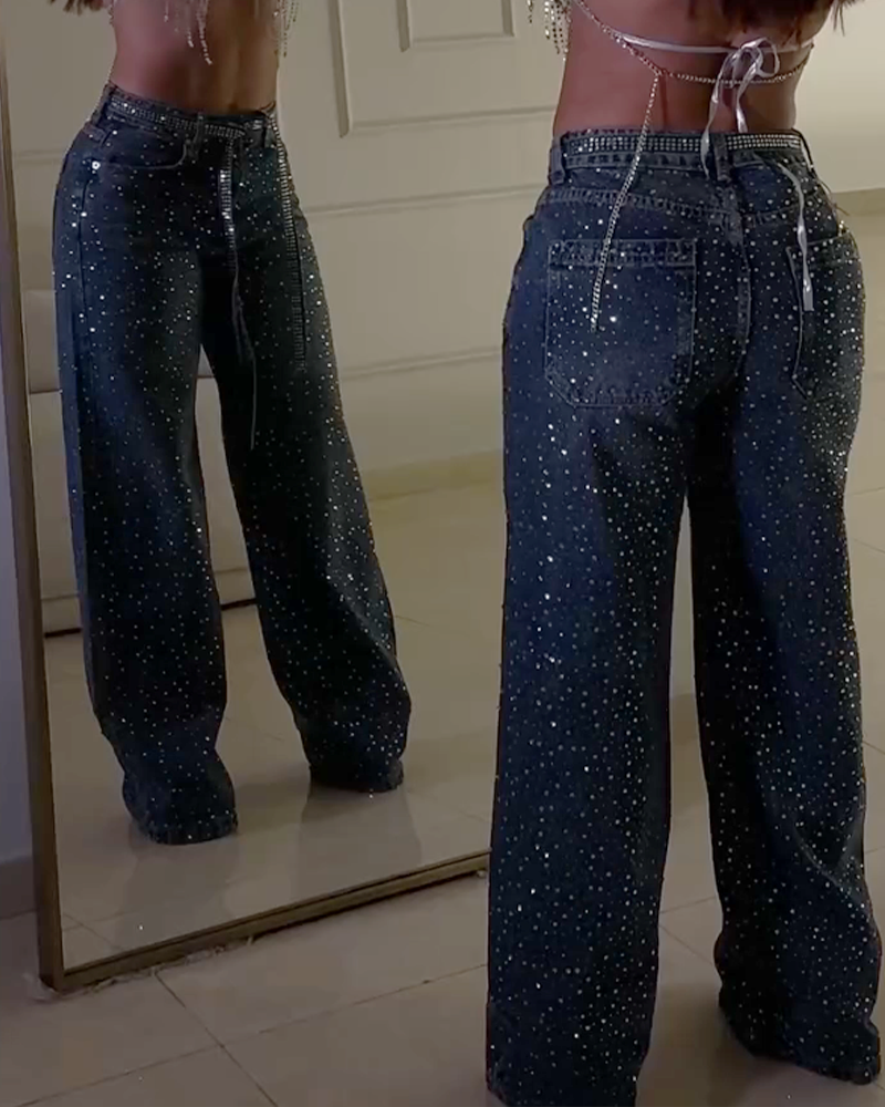 Jeans de tiro medio lavado a la moda con pierna recta y tachuelas en forma de diamante