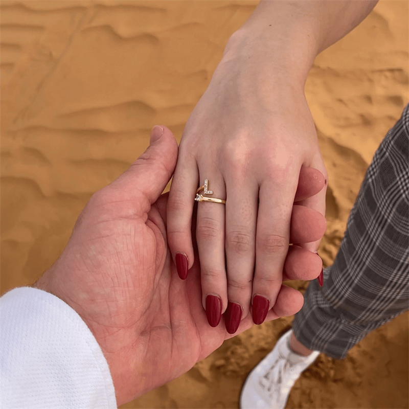 💍 ¡50% DE DESCUENTO AHORA! ❤️ Anillo con inicial de amor: personalizado, ajustable y perfecto como regalo significativo para ti o para un ser querido ✨