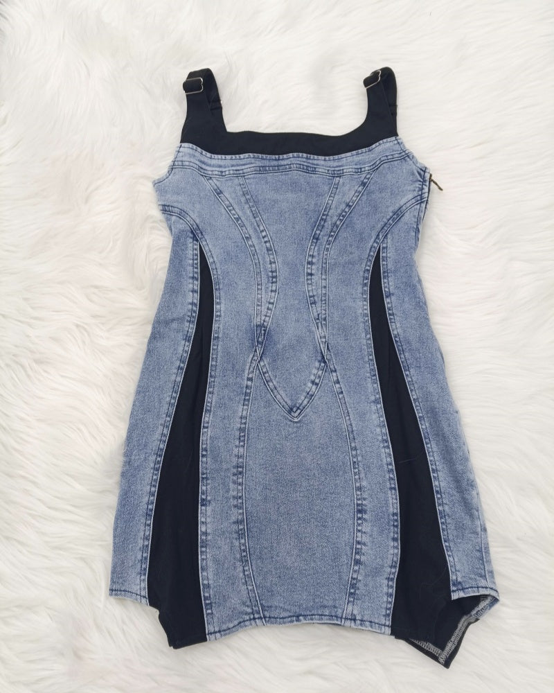 Vestido Mini Denim Bodycon con Tirantes de Color Contraste Shapshe®