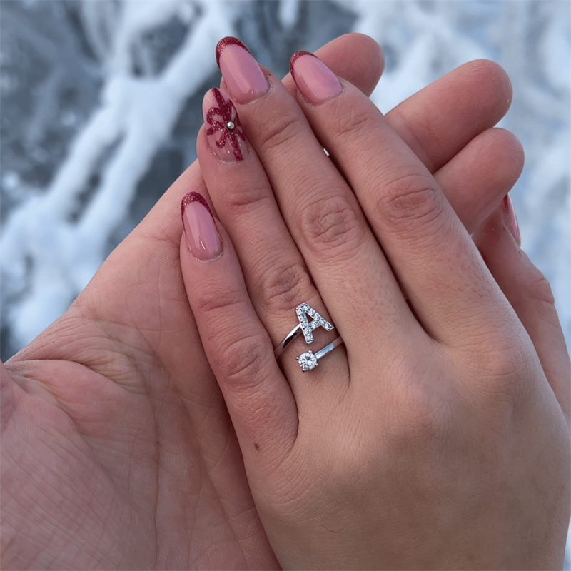 💍 ¡50% DE DESCUENTO AHORA! ❤️ Anillo con inicial de amor: personalizado, ajustable y perfecto como regalo significativo para ti o para un ser querido ✨