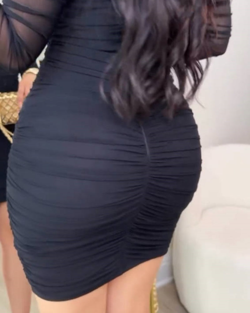 Vestido Mini Ajustado de Malla con Mangas Largas y Fruncido Sexy