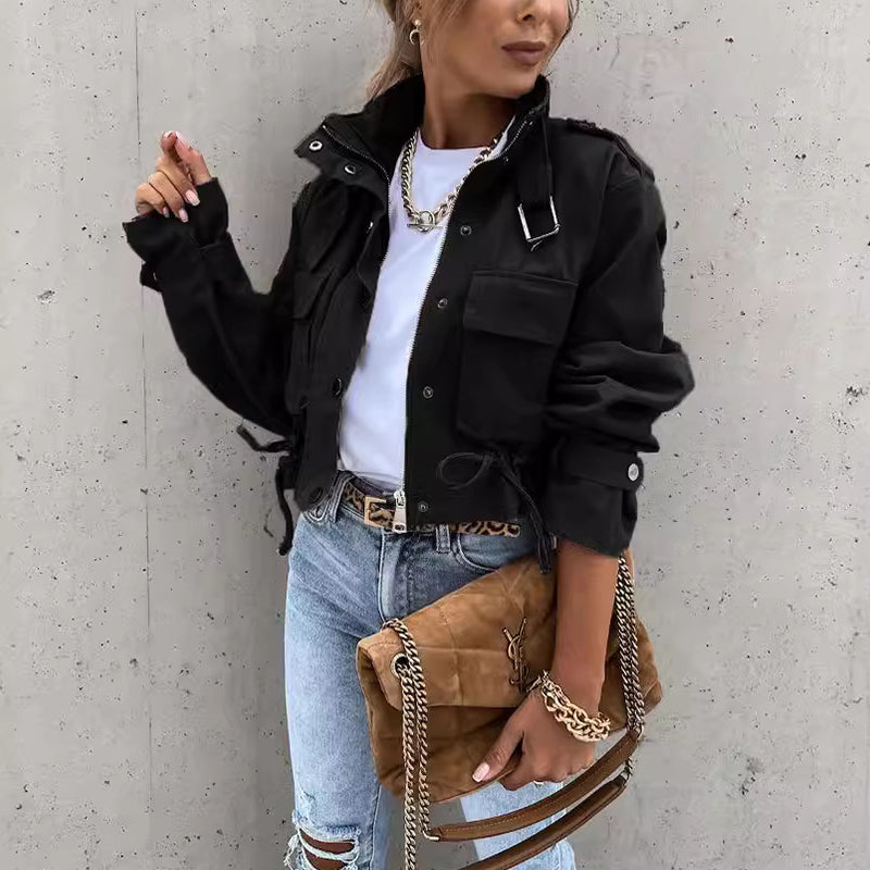 ⏰ ¡Oferta Limitada 50% OFF! 🧥 Chaqueta con Cuello Alto – Botones a Presión, Cordón Ajustable y Bolsillos, Estilo y Comodidad para Cualquier Ocasión ✨🌿