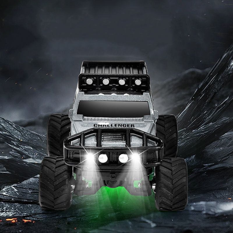 🔋 ¡OFERTA ESPECIAL 2025! ¡50% DE DESCUENTO! ✨ Mini camión todoterreno RC con luces