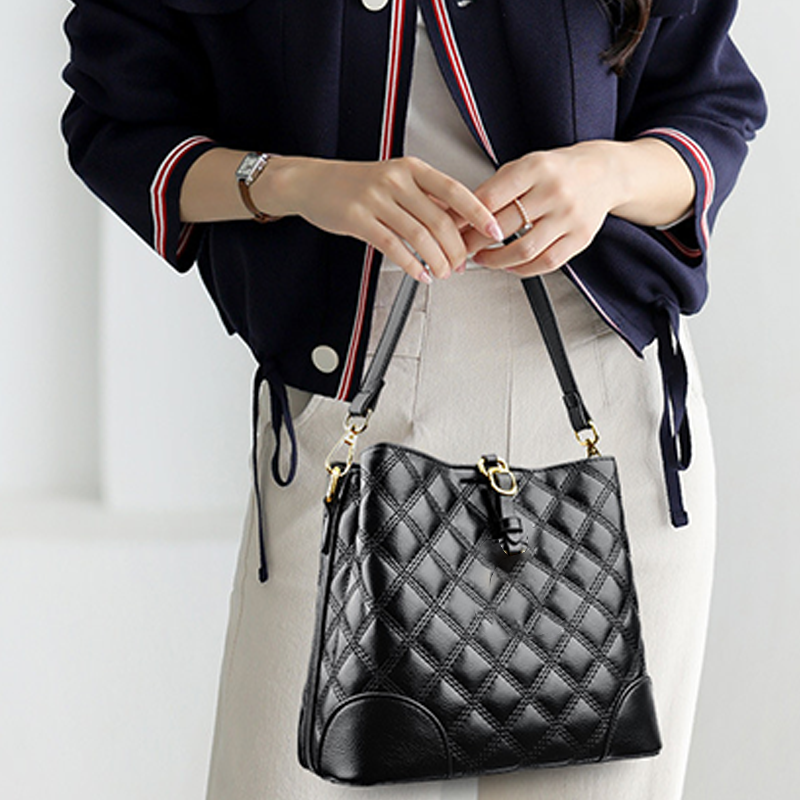 🌟✨ ¡Nuevo Modelo 2025! Bolsa Tipo Bucket Acolchada — Chic & Elegante para Ella 💖👜