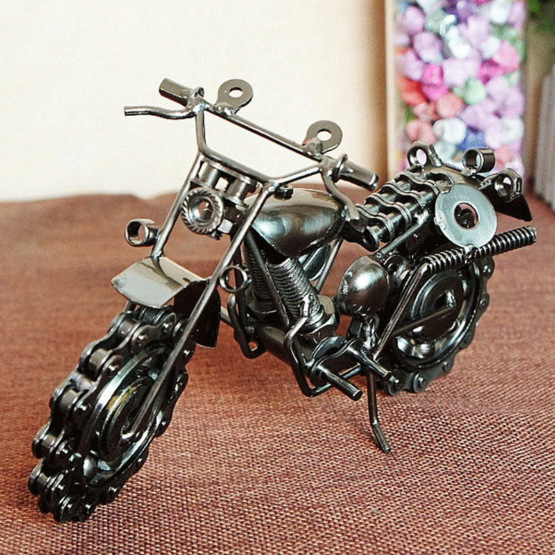 🏍️✨ Modelo de Motocicleta de Hierro Artesanal – Decoración Única y Detalles Impresionantes para los Amantes de las Motos 🛠️💥