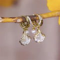 💎🌿 Pendientes de Perlas con Forma de Hoja de Albaricoque – Elegancia Romántica y Brillo Natural, el Regalo Perfecto para Enamorar 💖✨