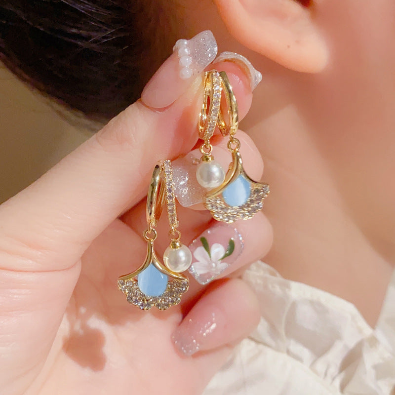 💎🌿 Pendientes de Perlas con Forma de Hoja de Albaricoque – Elegancia Romántica y Brillo Natural, el Regalo Perfecto para Enamorar 💖✨