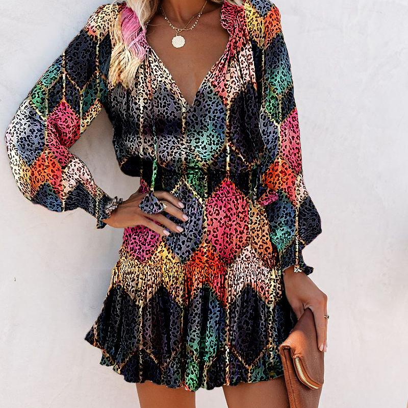 👗✨ Vestido Corto Elegante con Estampado – Cuello en V y Cintura Ajustada para un Look Sofisticado y Chic 🌸💖