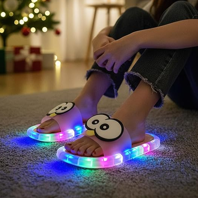 🐧🔥 ¡OFERTA 50% OFF! Zapatillas LED con Diseño de Pingüino – Divertidas y Cómodas