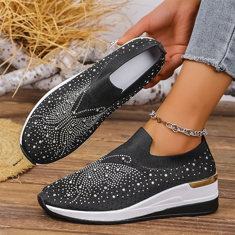 ✨👟 ¡OFERTA 50% OFF! Zapatillas con Pedrería – Comodidad y Brillo en Cada Paso