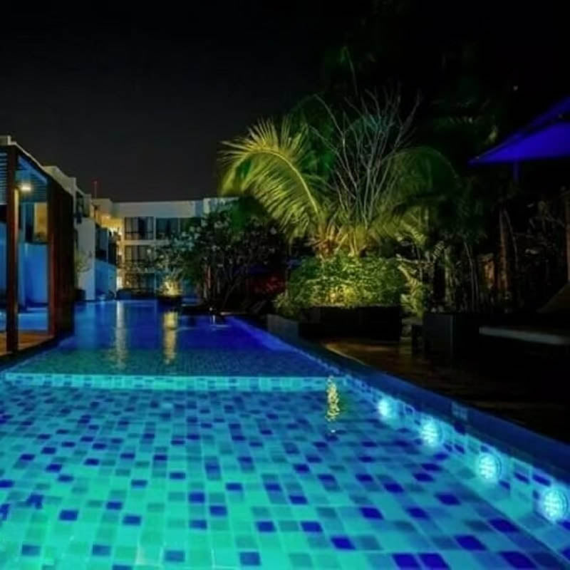 🌊✨ ¡50% OFF! Luces LED Sumergibles para Piscina – Fiesta de 16 Colores con Control Remoto