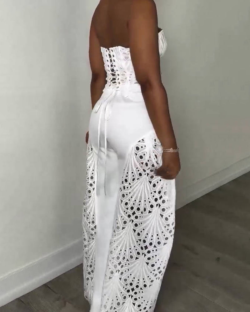 Conjunto de Top Elegante Sin Tirantes con Ojalillos Florales y Pantalones de Pierna Ancha