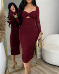 Vestido Midi Ajustado con Mangas de Malla con Recortes y Fruncidos Glamuroso